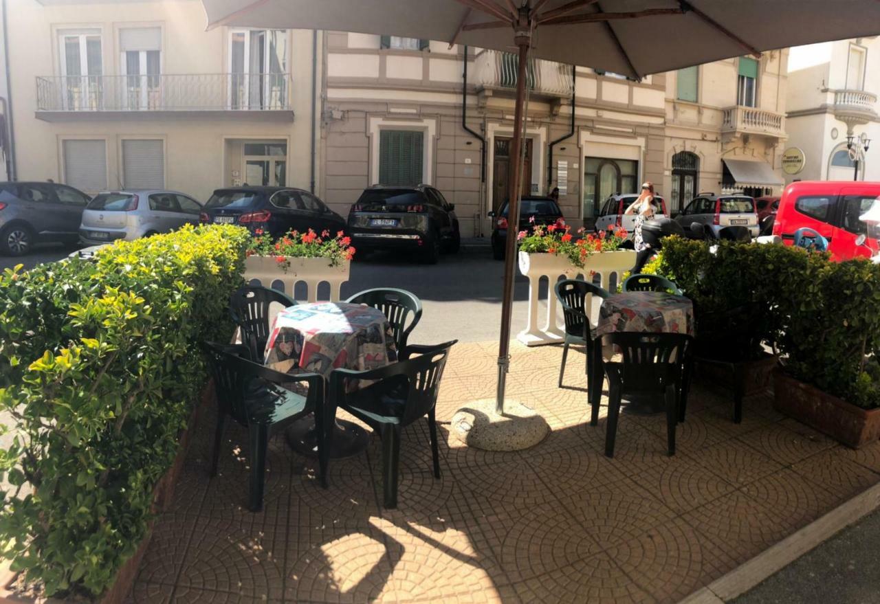 Hotel Stella Del Mare Viareggio Exterior foto